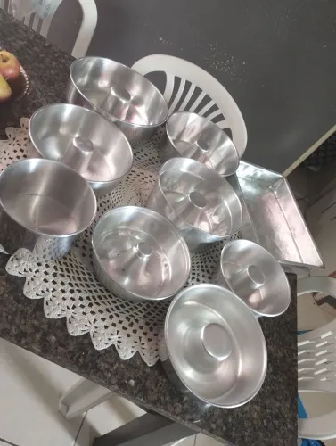 VENDO FORMA DE BOLO E PUDIM 