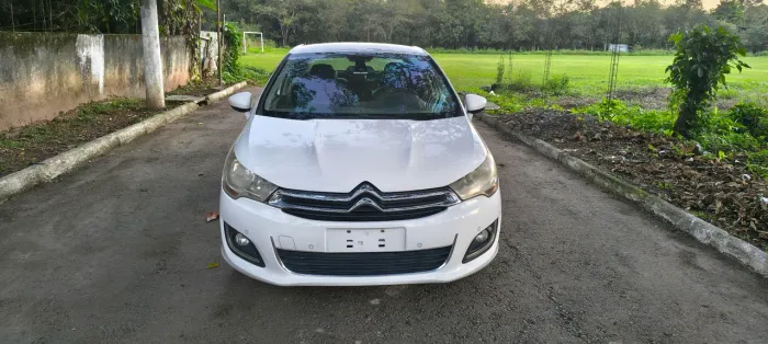 Citroen C4 Lounge Exclusive 1.6 Turbo 4P Aut. 2014