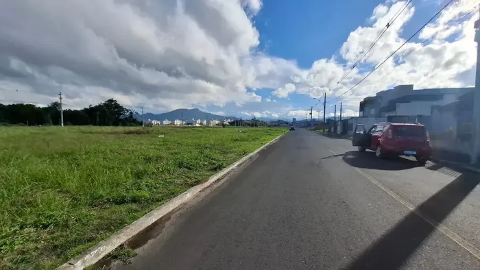 WE - OPORTUNIDADE, TERRENO PLANO COM 250M² NO LOTEAMENTO ASCOLI