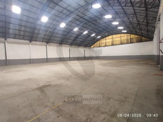 Galpão industrial para aluguel tem 1975 metros quadrados em Conceição - Diadema - SP