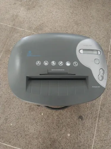 Fragmentadora de Papel 15 folhas 220V