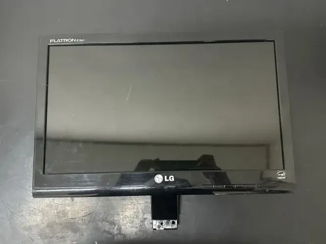 Monitor LG, de 15 polegadas