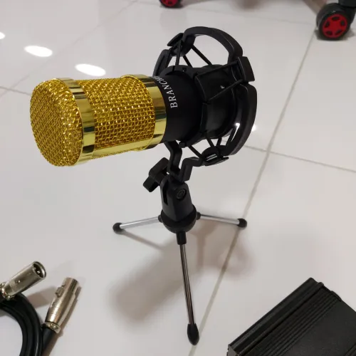 Microfone BM800 com phantom power