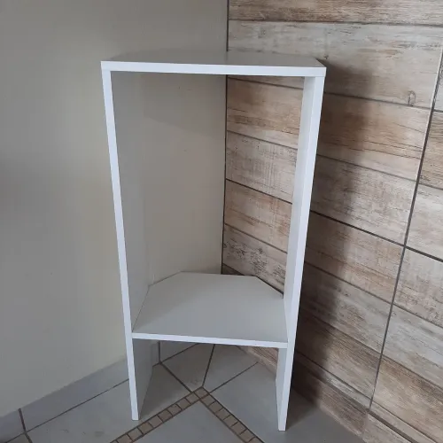 Móvel de canto - Suporte para plantas.