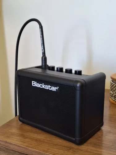 Amplificador de Guitarra 3W Blackstar Fly 3 Mini com Overdrive e Delay