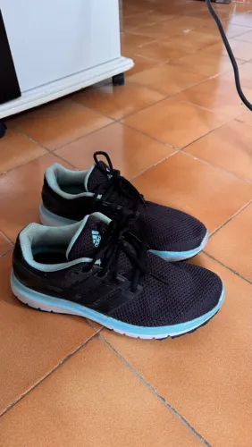 Tênis adidas feminino 38