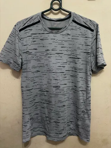 Camiseta Masculina dri-fit da Nike cinza M