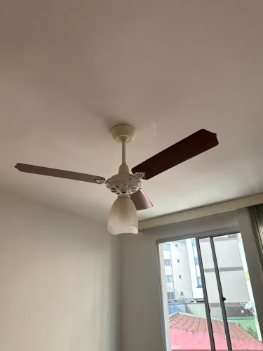 Vende-se Ventilador de teto