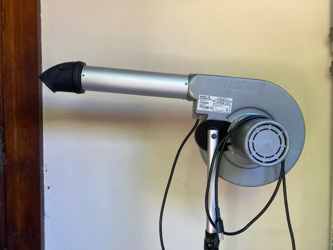 Secador para Pets  Kyklon Maestro 220 V / 2.400 W 