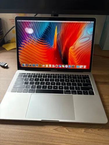 Apple MacBook Pro (13 polegadas, 2017, duas portas Thunderbolt 3) 250 GB