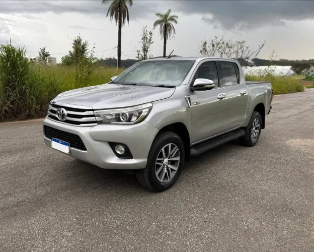 Toyota Hilux CD SRX 4X4 2.8 TDI 16V Diesel Aut. 2017