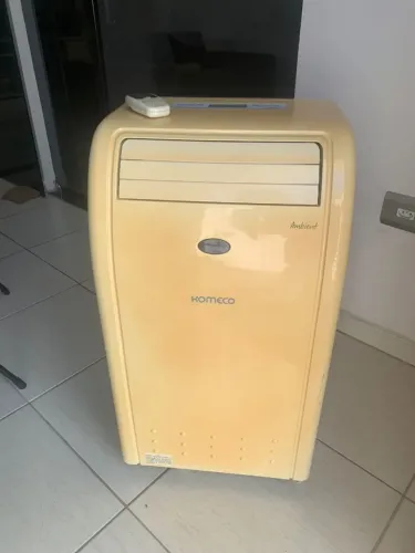AR CONDICIONADO PORTÁTIL 12000 BTUS KOMECO