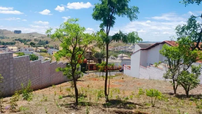 Terreno à venda em Pouso Alegre: Excelente oportunidade no bairro Pousada dos Campos