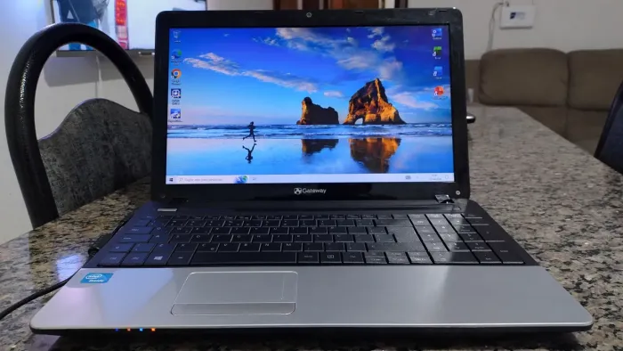 Notebook Acer 1.8 ghz com Ssd 120 gb com 6gb ( bom estado )