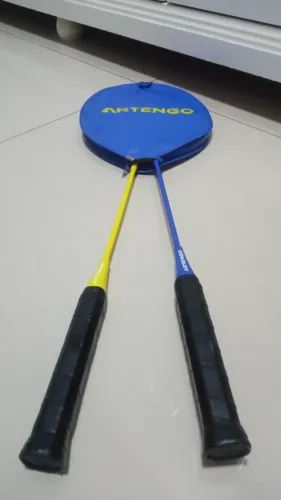 Raquetes de badminton da marca Artengo .