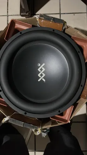 Subwoofer RE AUDIO XXX 15?