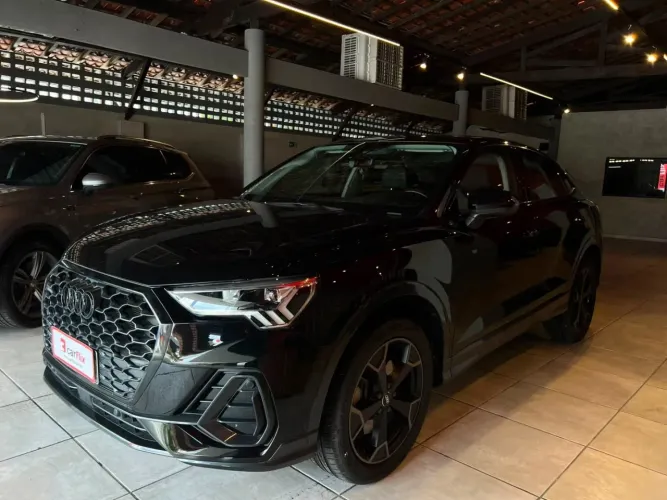 Audi Q3 SPB Perf. Black 2.0 TFSI Tipt. Quat. 2022