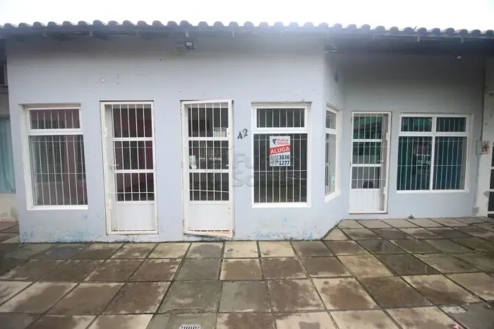 Aluguel de Sala Comercial no Centro Comercial Guabiroba - Espaço Diferenciado para Seu Neg