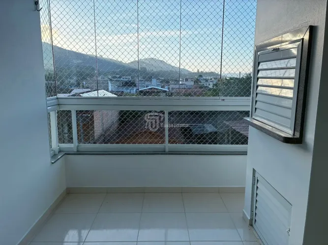 Apartamento 3 Quartos com 1 Suíte e 77m² - Fundos