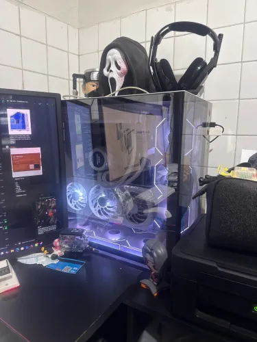 Gabinete lian li dynamic branco com preto 