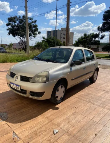 Renault Clio Hi-flex 1.0 16V 5P 2011