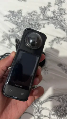 Insta 360 x4 