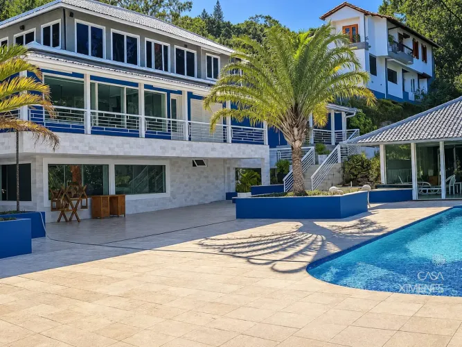 Casa com 1.500 m², seis quartos e estrutura de lazer | Retiro