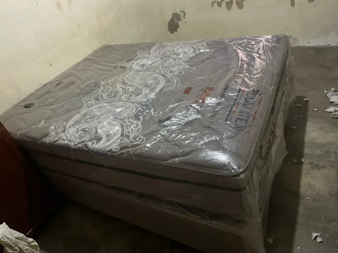 Cama King Size Completa + Colchão Mola Ensacada ? Só 10 Meses ? Semi Nova