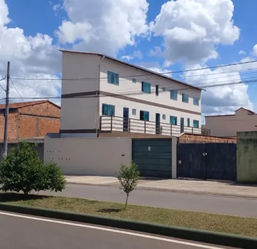 Prédio com 10 moradias