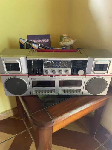 Bombox trident rádio antigo