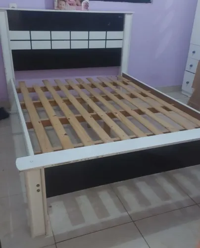 Vende-se cama casal