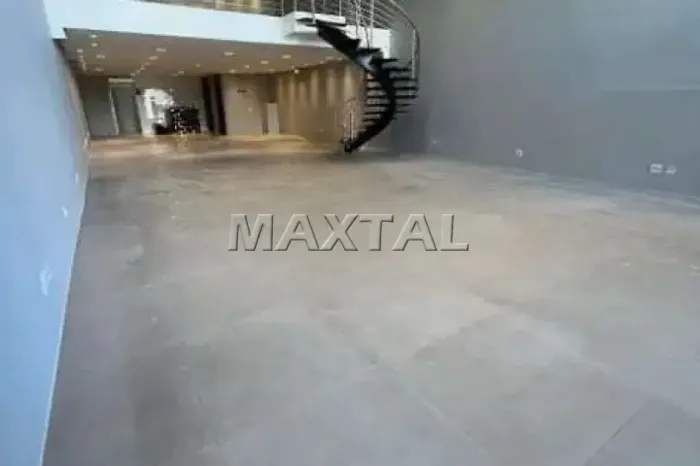 Sala Comercial Ampla para Locação 750m² com Estacionamento, na Água Fria.