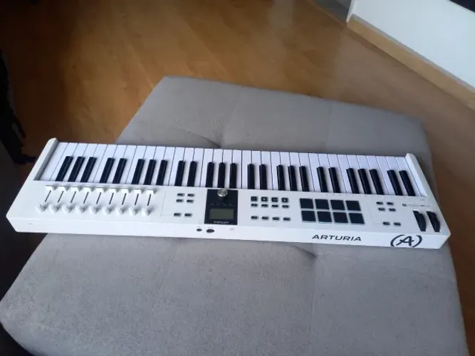Controlador Arturia Keylab Essential 61 Branco
