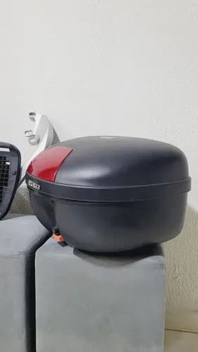 BAÚ PRA MOTO + SUPORTE