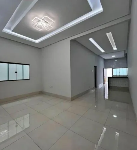 Casa com dois quartos charmosa e iluminada