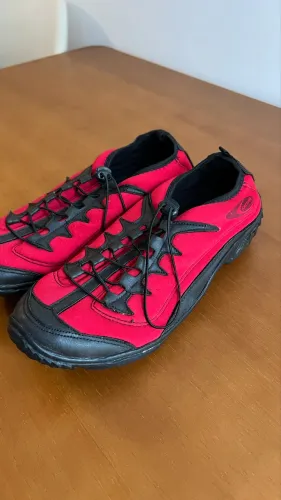 Tênis Sapatilha Aquática Cardume Vermelho e Preto