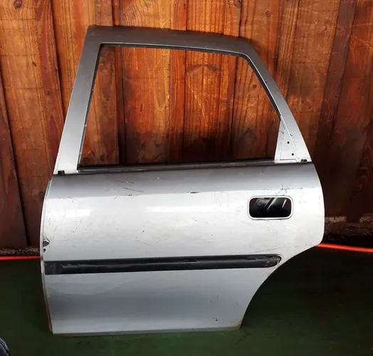 Porta traseira esquerda vectra 97/98