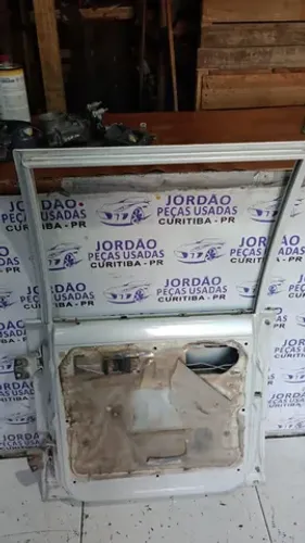 Porta traseira direita Mitsubishi L200, 2001.