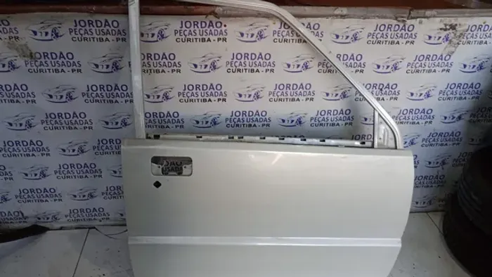 Porta dianteira direita, sem acessórios, Mitsubishi, L200, 2001.
