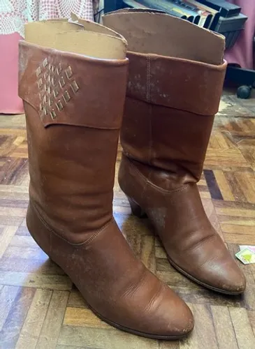 Bota de couro feminina 