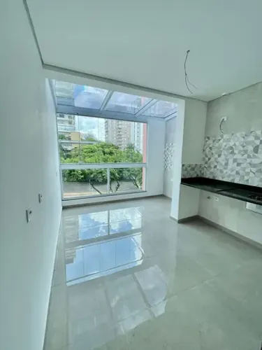 Studio c/40 m2, 2 vagas, depósito, fechamento com vidro área íntima, sala e quarto à parte