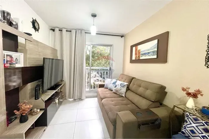 Apartamento a venda com dois dormitórios no Condomínio Bosque Jaraguá.