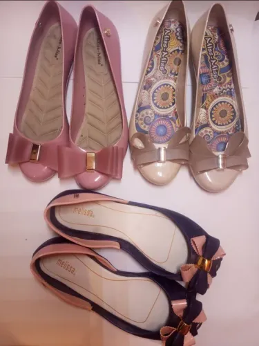 Kit três sapatilhas estilo Melissa. Seminovas tamanho 36