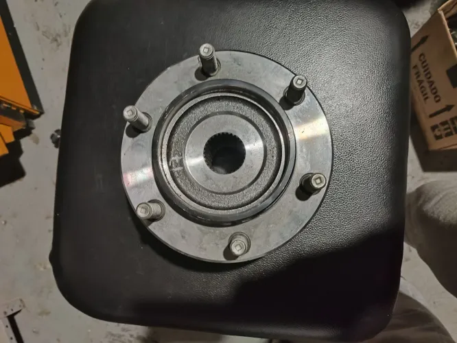 Cubo roda dianteiro Hilux SW4 2005 a 2015