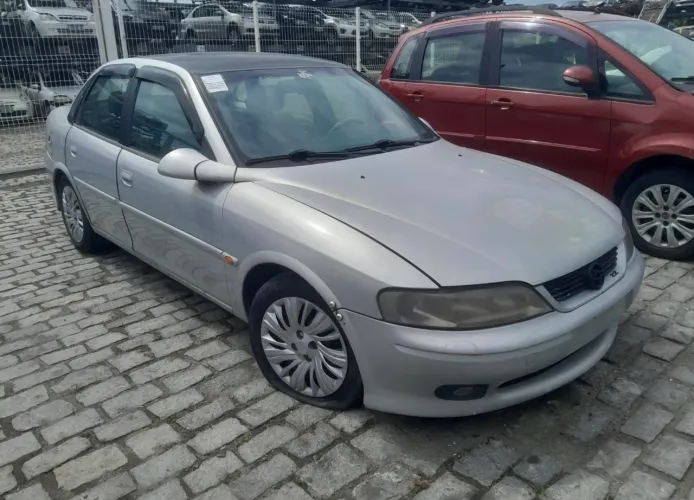 Sucata de Vectra 2001 milenium 2.2 8v