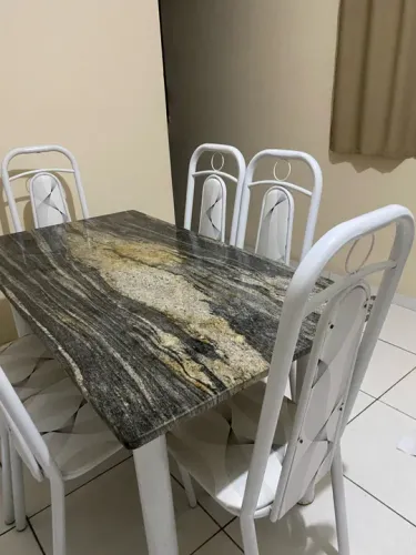 Mesa de mármore 6 cadeiras