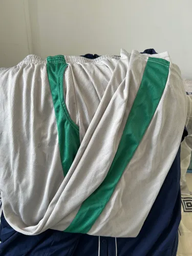 Calça esportiva nova