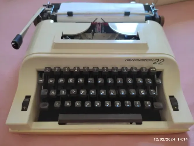 Maquina de Escrever Remington 22 - Relíquia