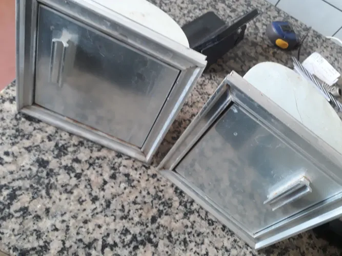 Saboneteira+papeleira juntas