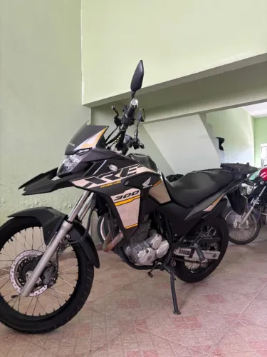 XRE 300 ADVENTURE